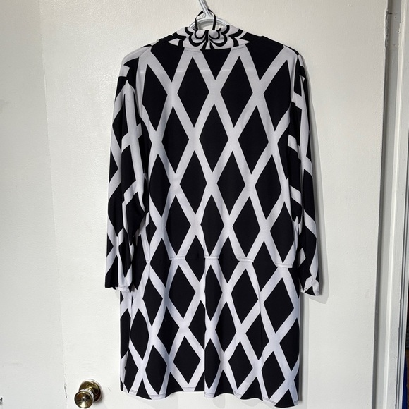 ✨ Frank Lyman Design Black/White Geometric Open-Front Cardigan – Size 22 - Picture 6 of 6